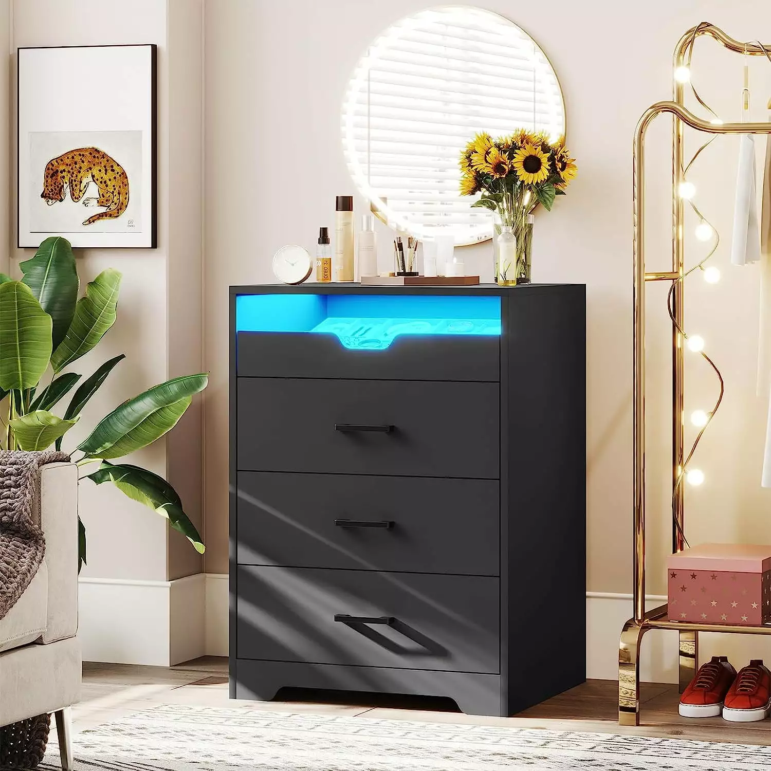 3 Drawers Dresser with LED Lights for Bedroom. Tall Storage Dresser with Pull-Out Tray.Chest of Drawers Organizer for Small Space.Black