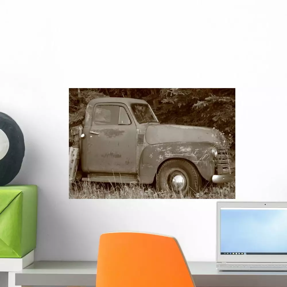 Old Grunge Truck Wall Mural by Wallmonkeys Peel and Stick Graphic (18 in W x 12 in H) WM24316