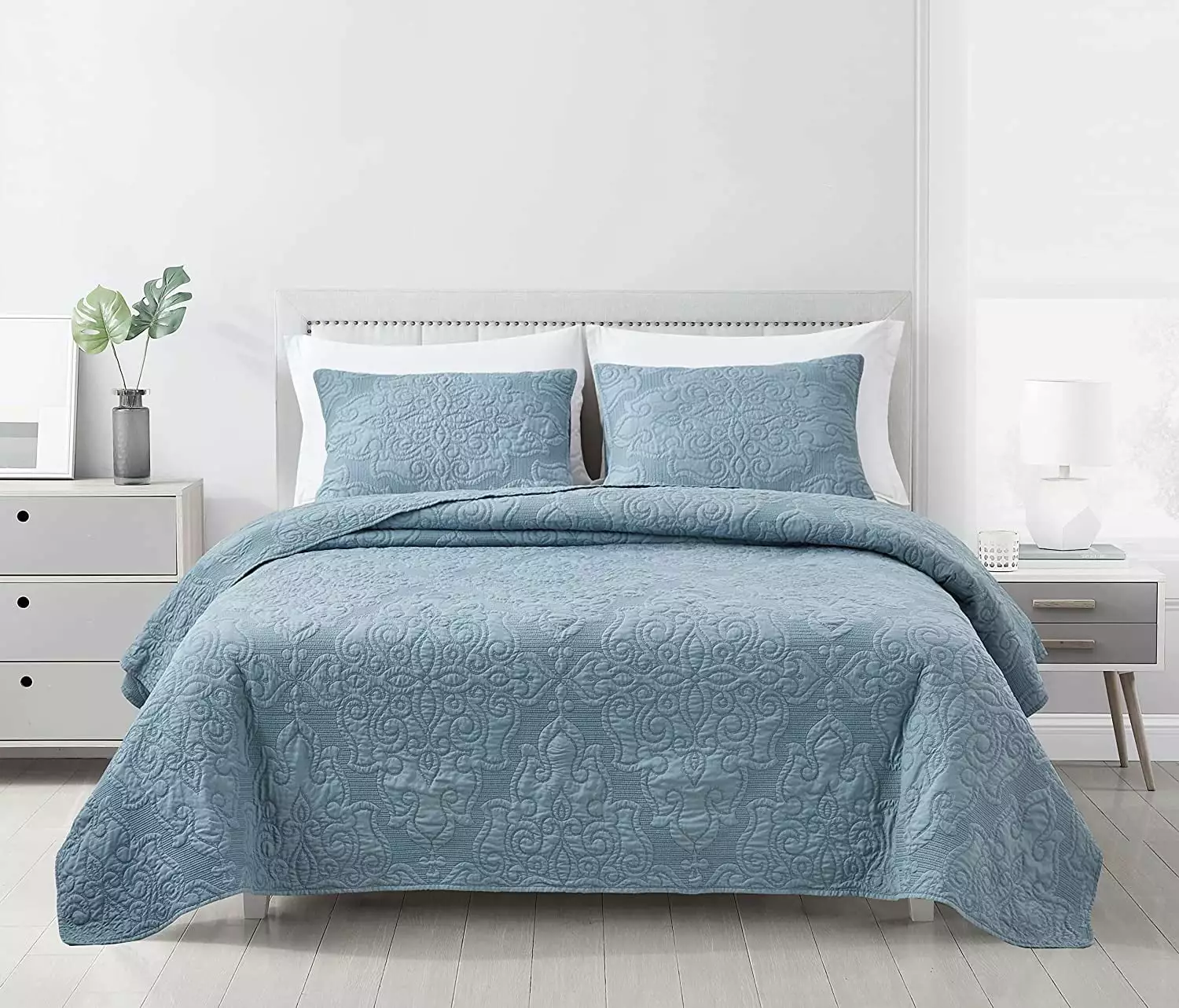 Chezmoi Collection Frederick 3-Piece Lightweight Cooling Quilt Set. Bamboo Fiber Medallion Embroidery Quilted Coverlet Set (King. Blue)