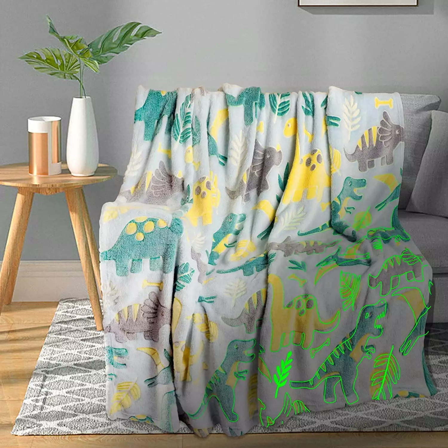 Dinosaur Blanket for Kids. Glow in Dark Blanket for Kids. Kids Throw Blankets for Boys. Toddler Blanket for Boys. Soft Fleece Blanket Throw 50x60