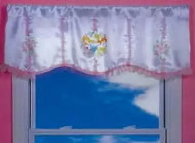 Disney Princess Trio Portraits Valance