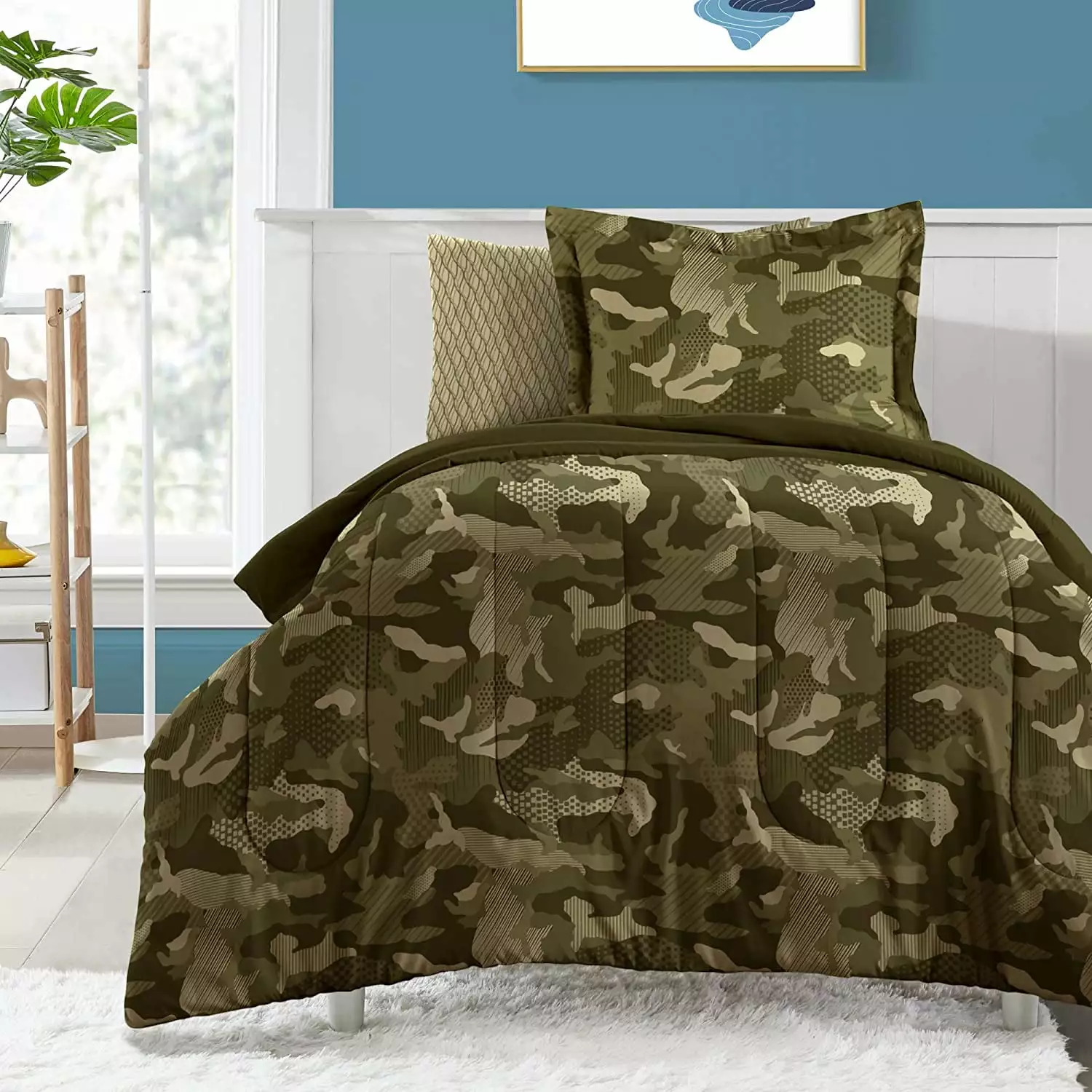 Dream Factory Geo Camo Twin 5 Piece Comforter Set. Bed-in-a-Bag. Cotton/Polyester. Camouflage. Multi. Unisex. Child