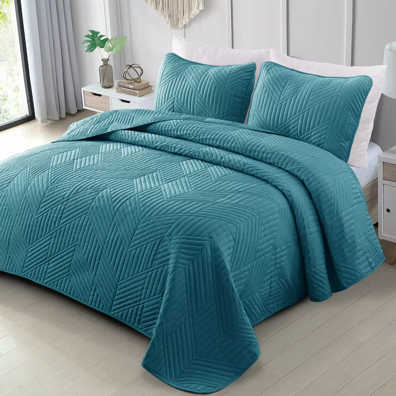 Exclusivo Mezcla California King Quilt Bedding Set. Lightweight Teal Oversized King Bedspreads Soft Modern Geometric Coverlet Set for All Seasons (1 Quilt and 2 Pillow Shams)