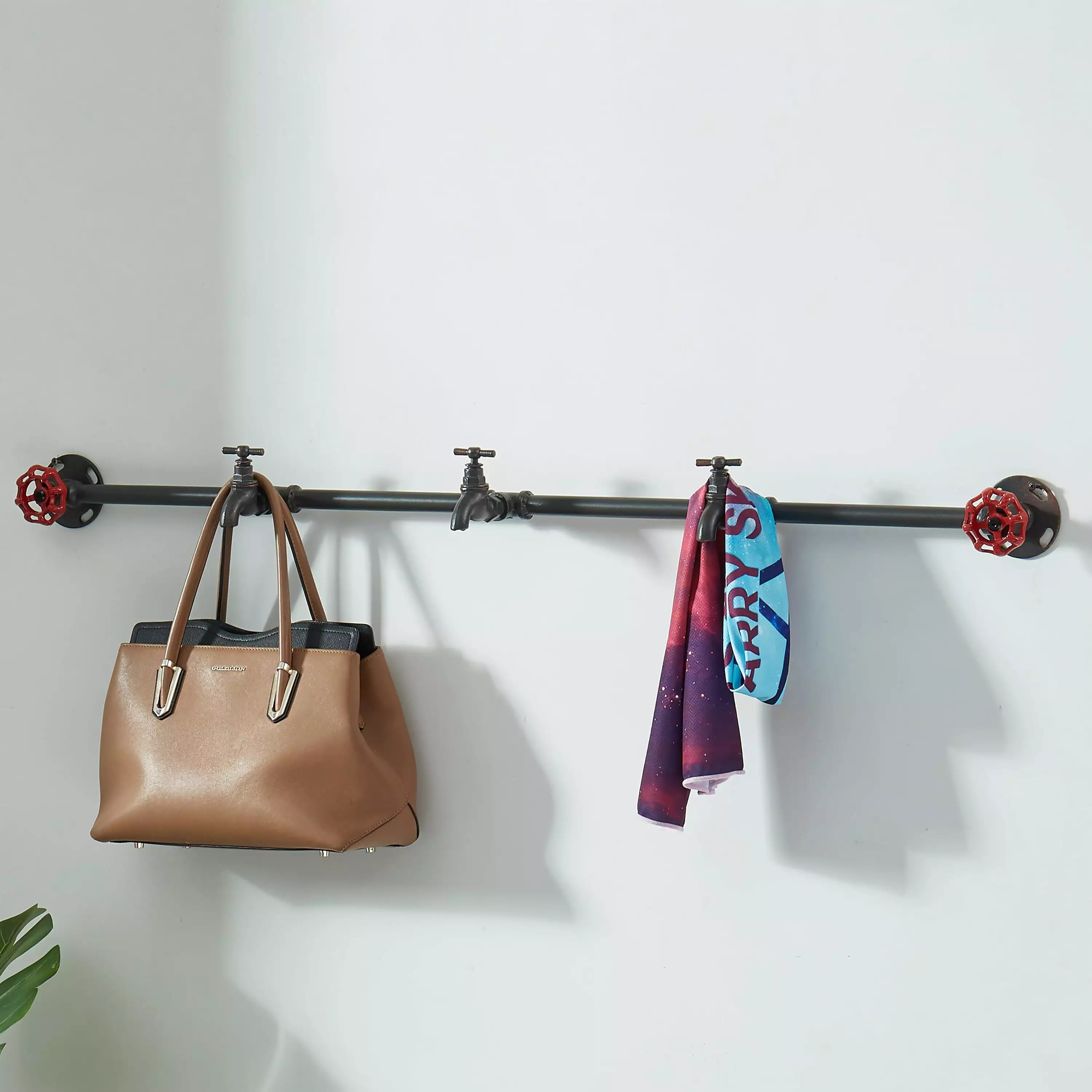 Furniture of America Stire Metal 5-Hook Coat Rack. Sand Black