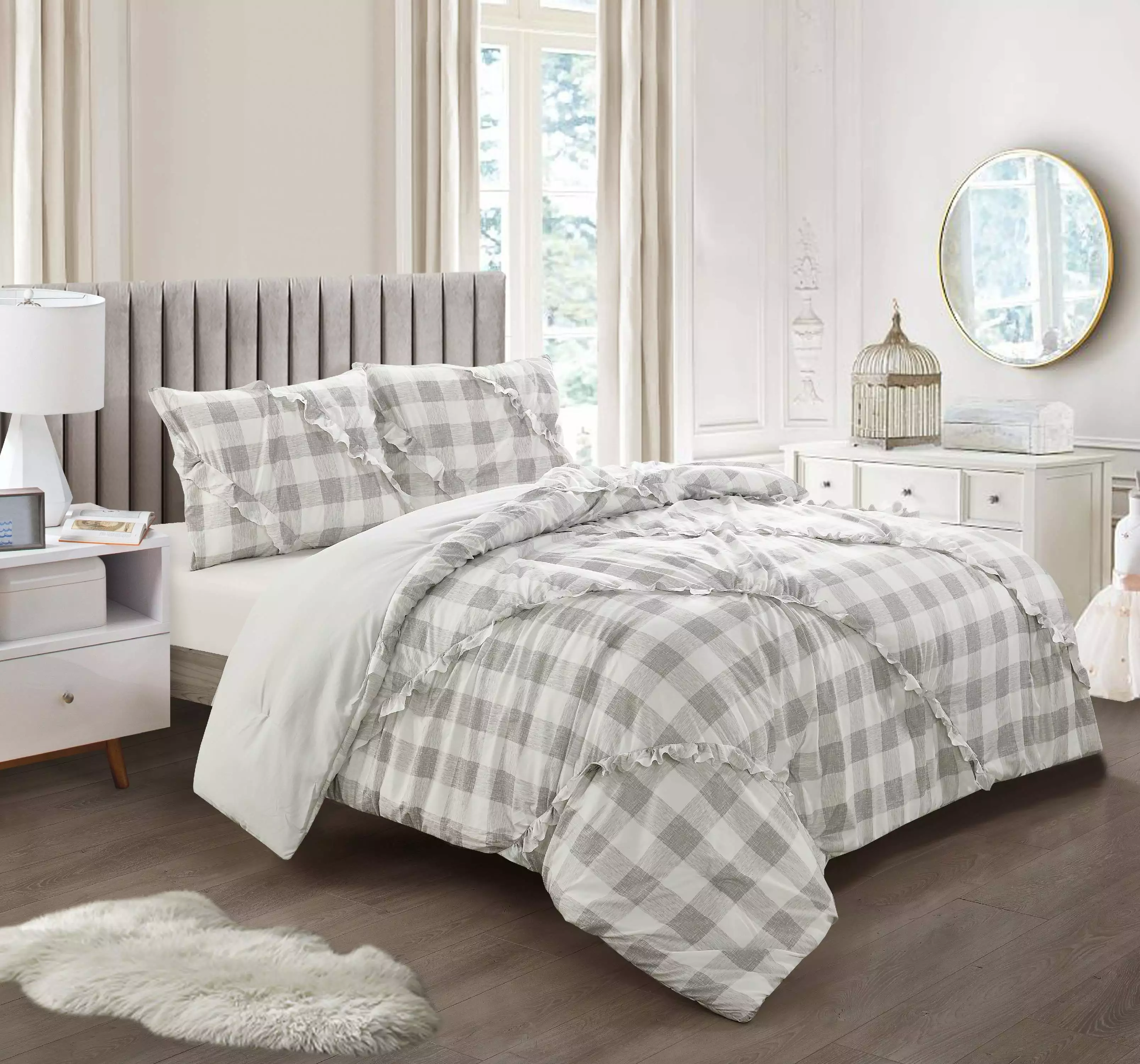 Heritage Club Checkered Ruffle Comforter Set