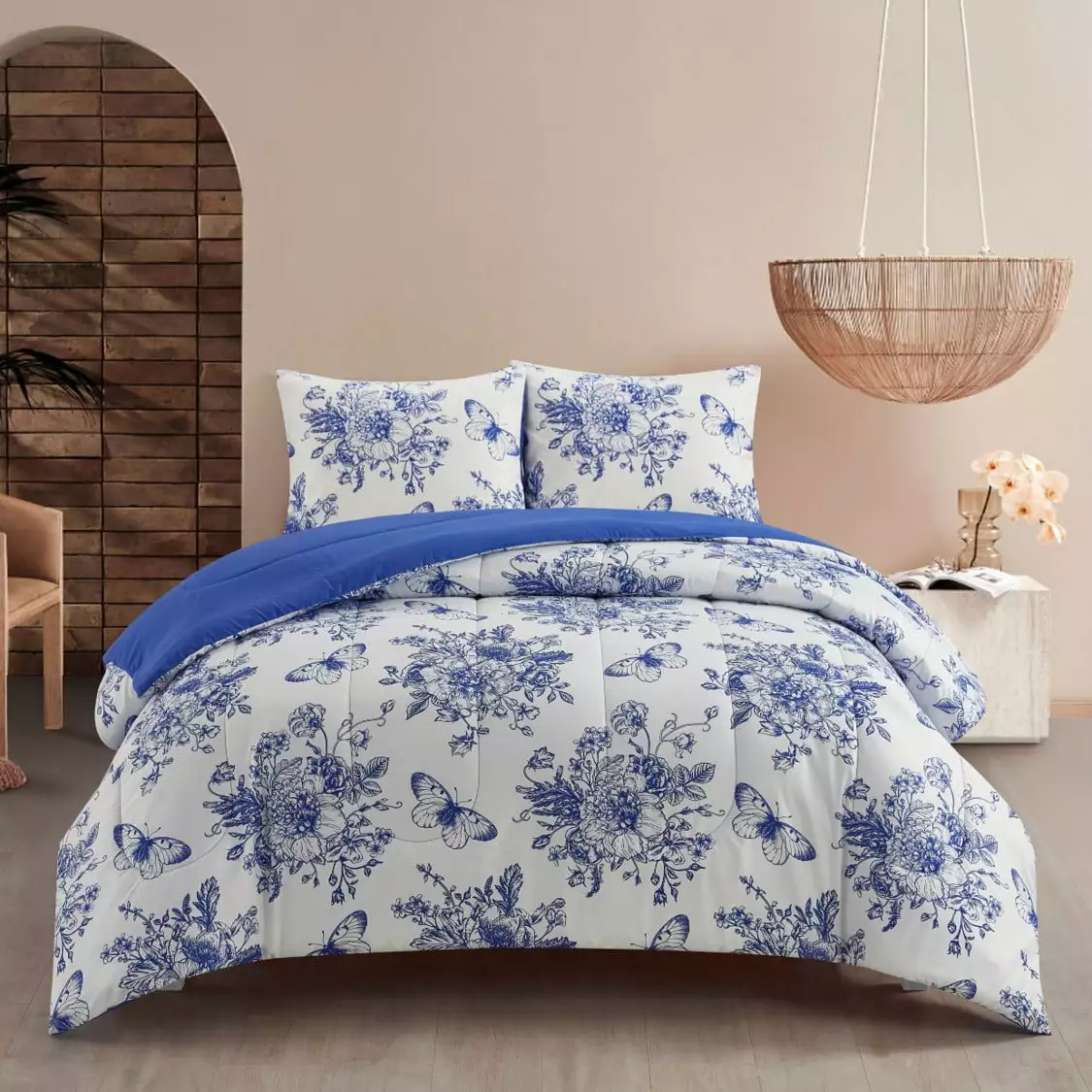 Heritage Club Kids Beau Jardin 3 Piece Comforter and Shams Set. Full/Queen. Blue. Polyester. Floral (Sheets not included)