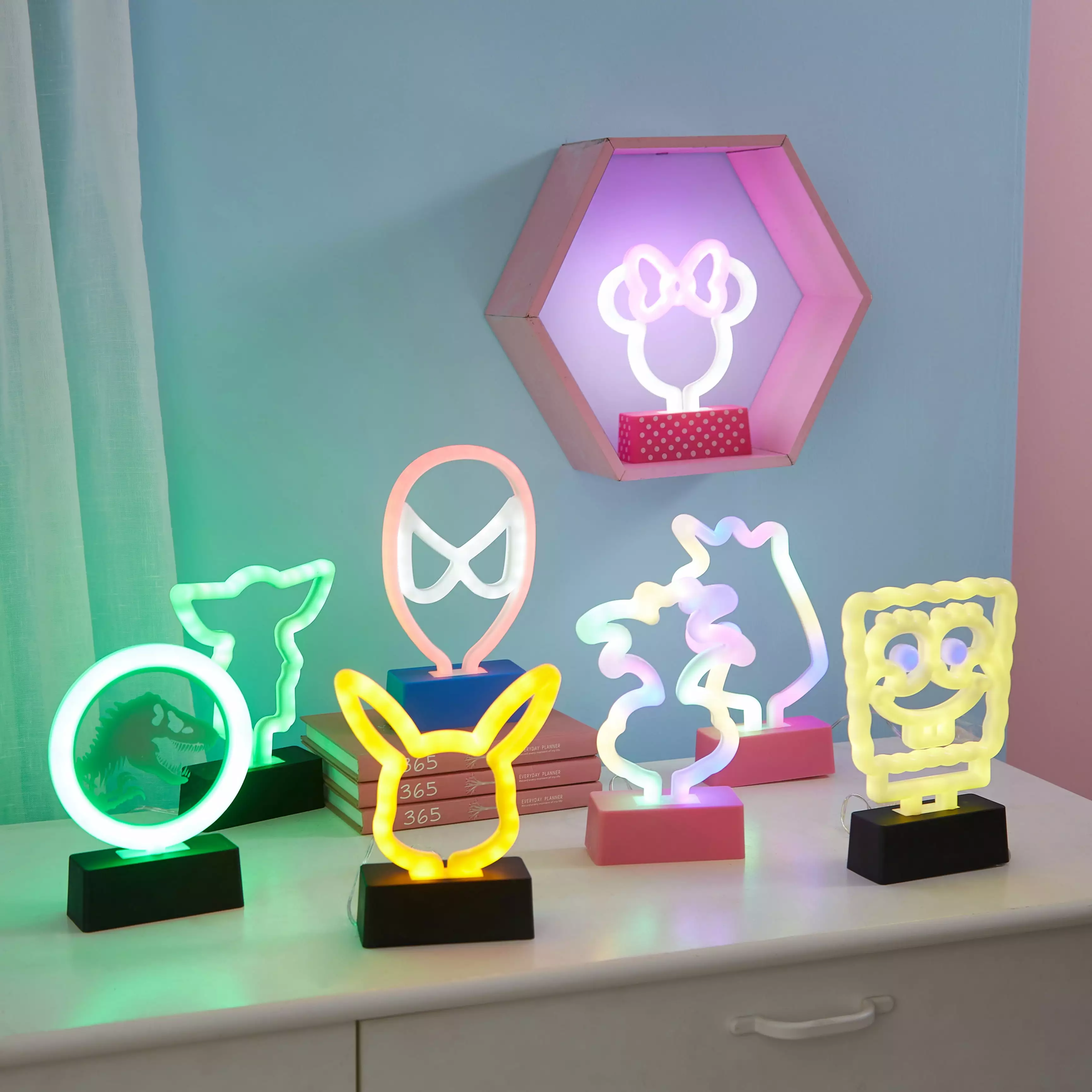 Jojo Siwa LED Neon Figural Kids Table Lamp. Pink. 1 each