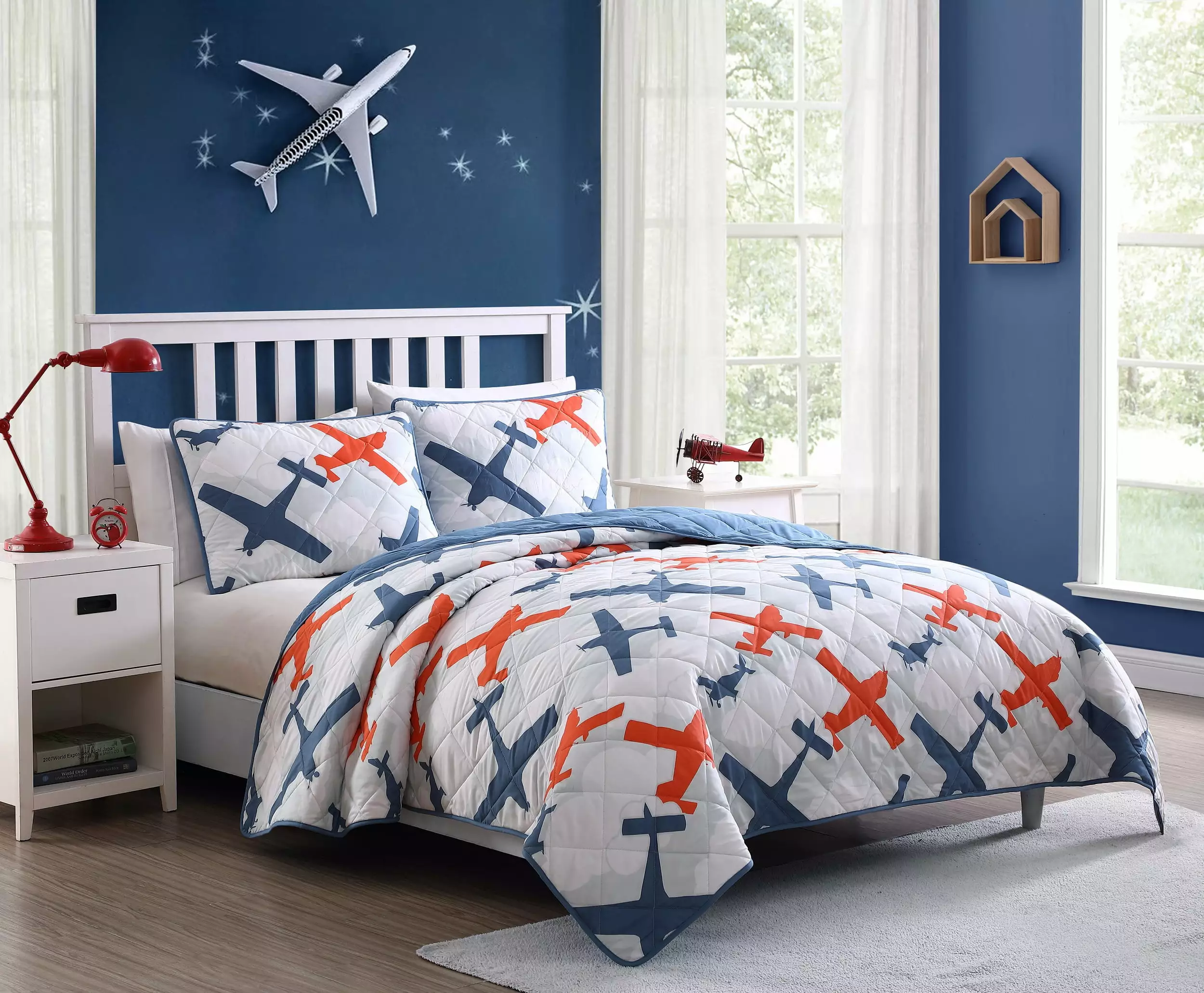 Kute Kids 2-Piece Ultra Soft Airplane Multicolor Microfiber Reversible Quilt Set. Twin