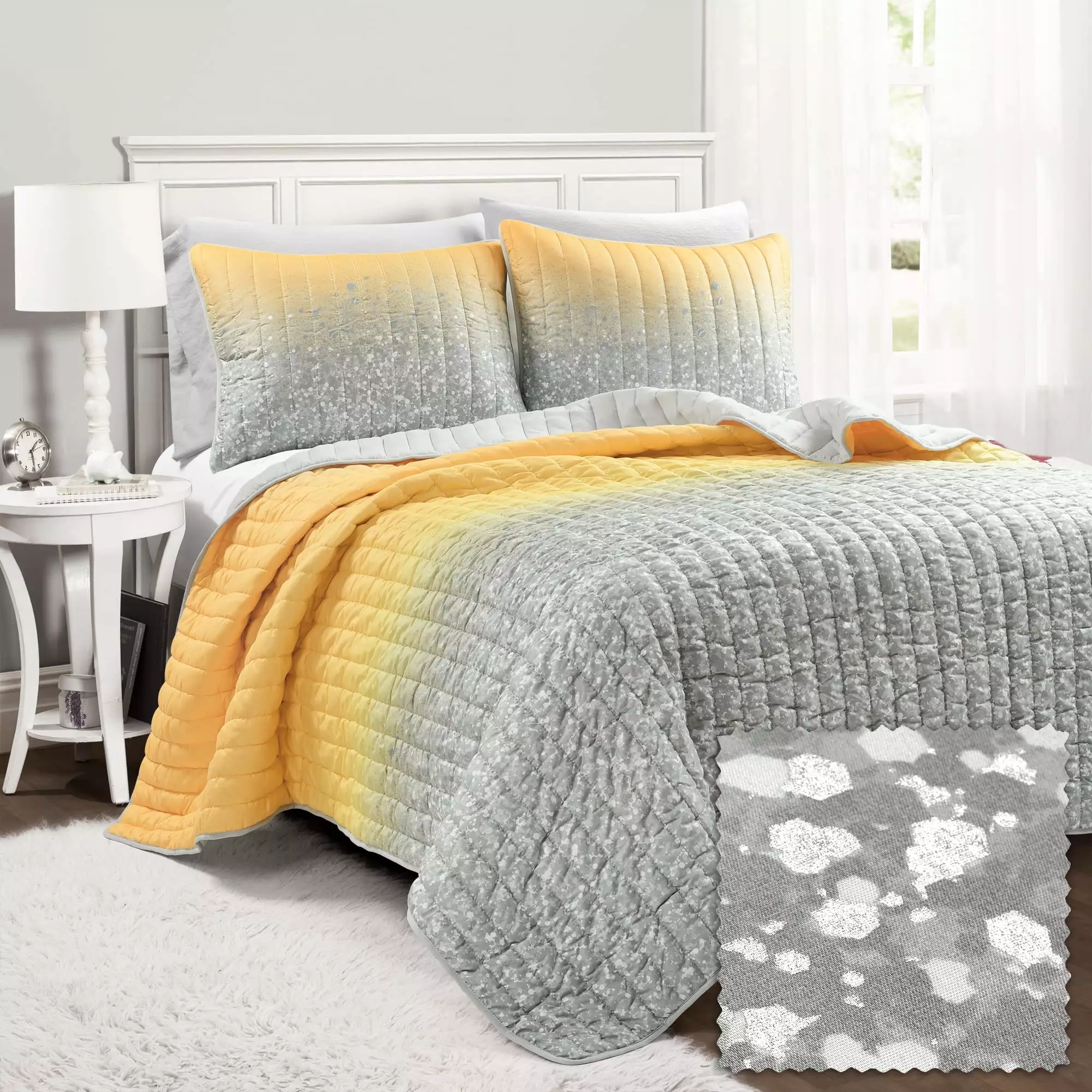 Lush Decor Ombre 5 Piece Quilt Sets. Full/Queen with Pillow Shams. Pillowcases