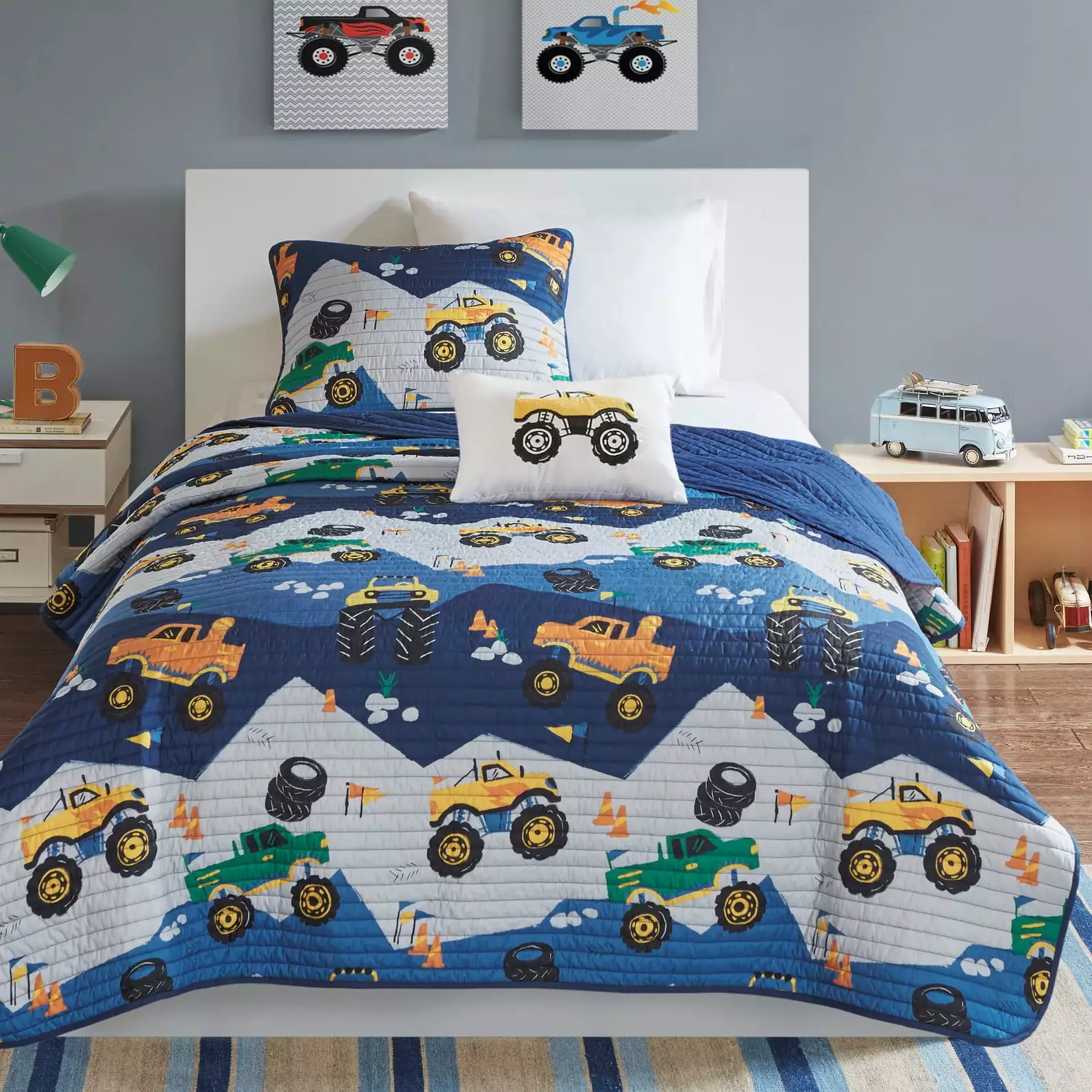 Mi Zone Kids Twin/Twin-XL Quilt Set with Throw Pillow 3-Piece Blue Monster Truck Reversible Summer Bedspread