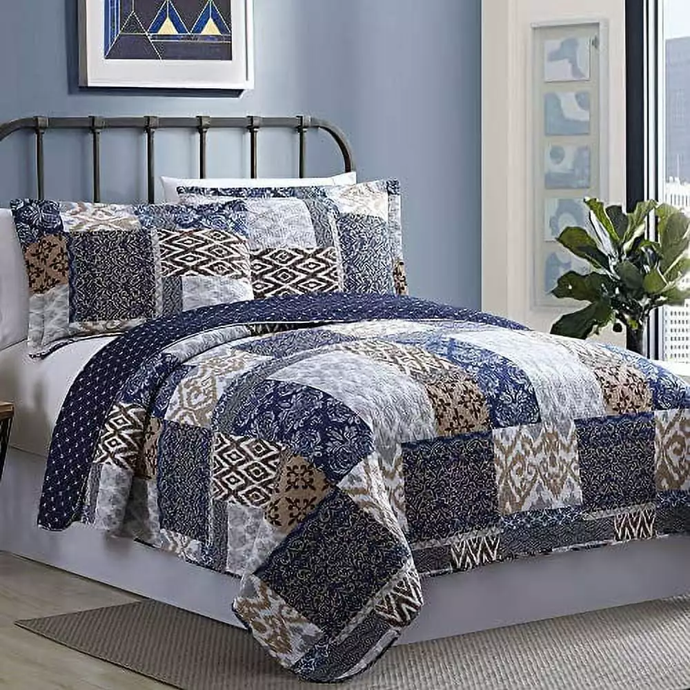 Modern Threads Laura Multi-color Printed Patchwork Reversible Cotton Quilt. King. 3 Piece