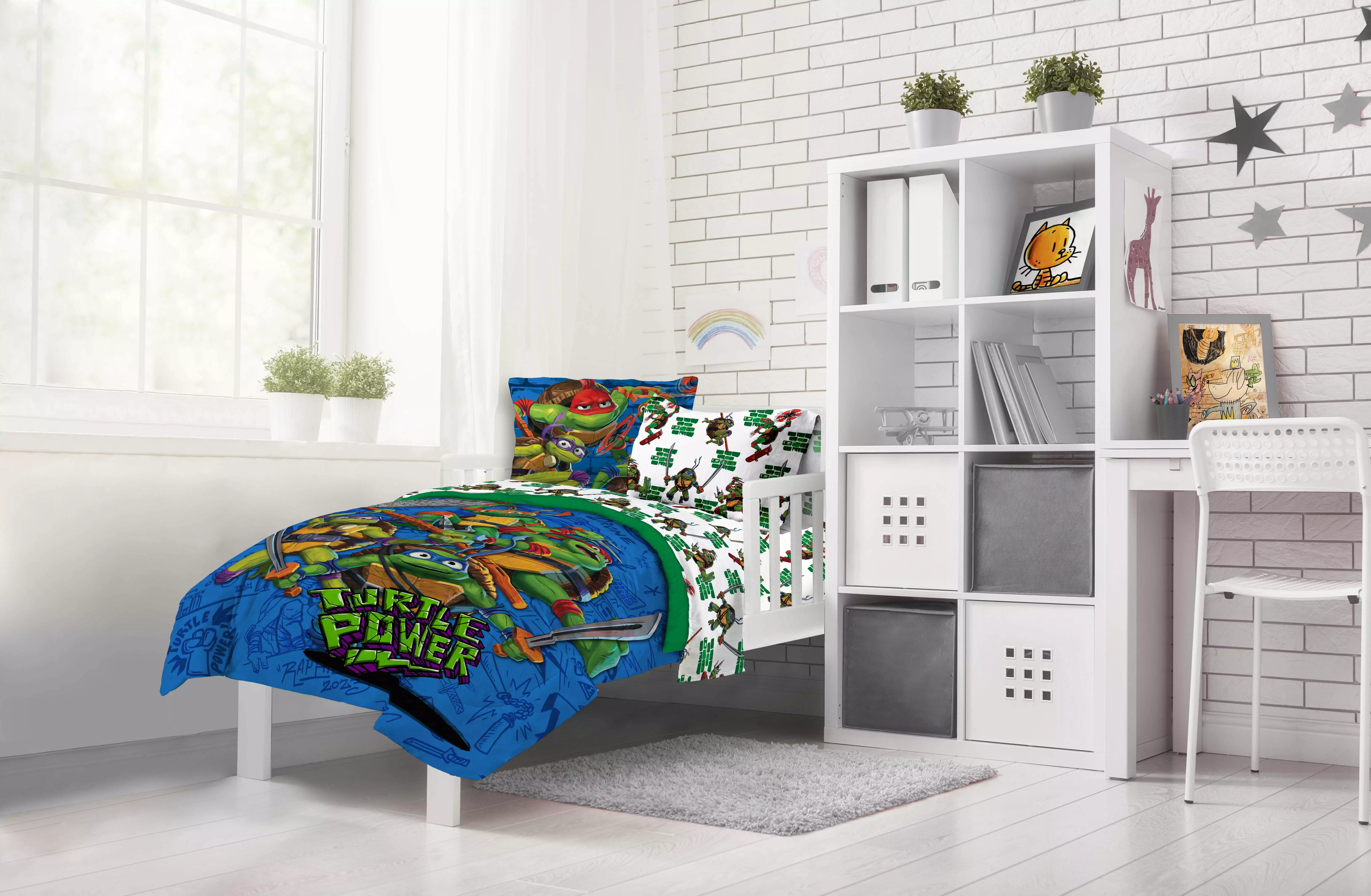 Paramount Nickelodeon TMNT Mutant Mayhem 5 Piece Twin Bed Set with Sham. 100% Microfiber