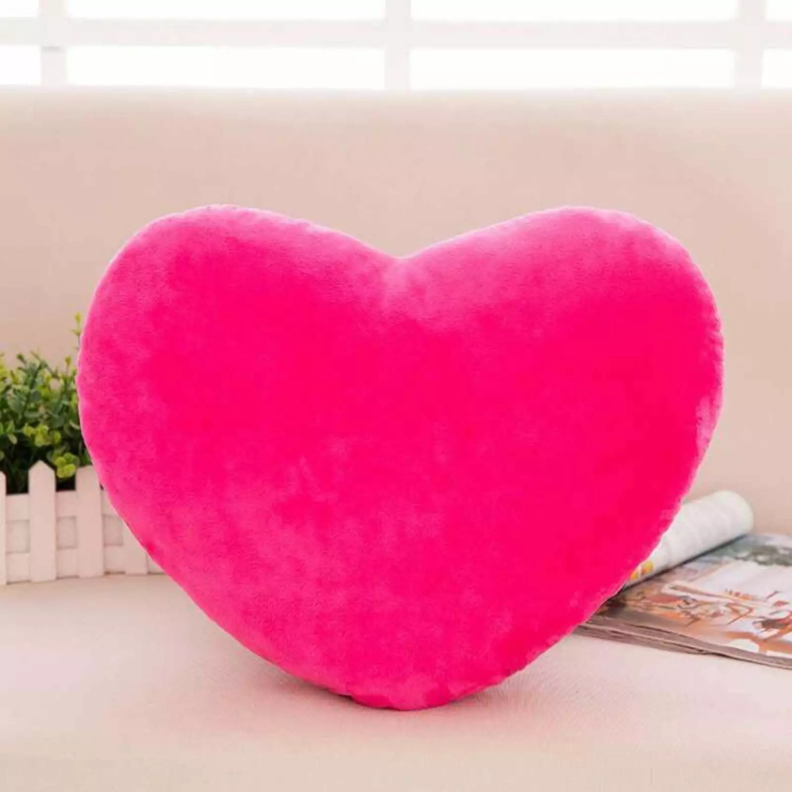 Plush Pillow Heart Shape Cushion Fluffy Throw Pillows Decorative Back Cushions for Friends Valentine's Day