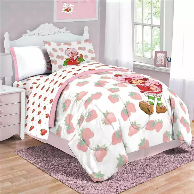 Strawberry Shortcake Berry Berry 7 Piece Queen Size Kids Bed Set with Shams