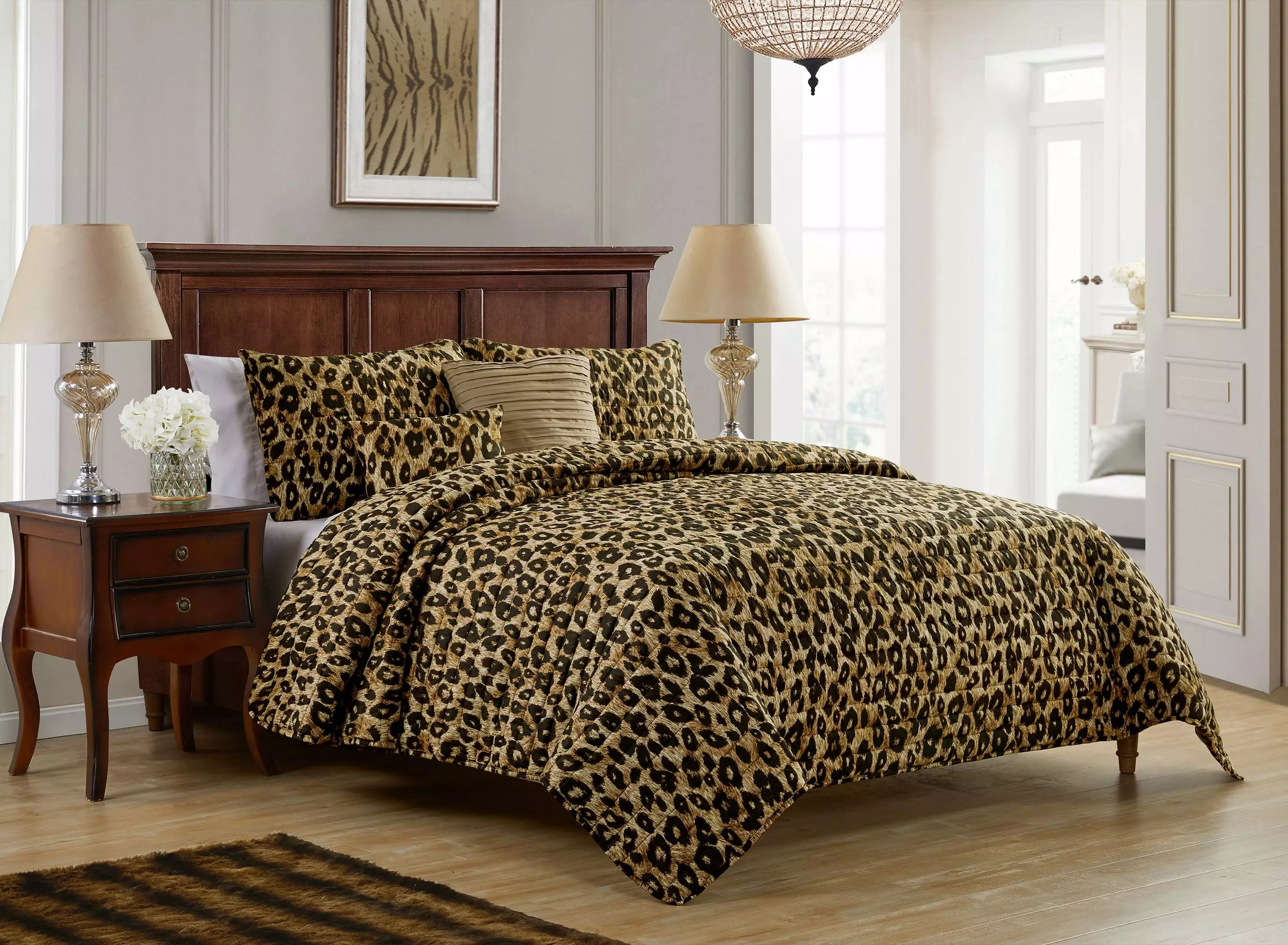 VCNY Home Cheetah Print Quilt Set. Queen. Brown