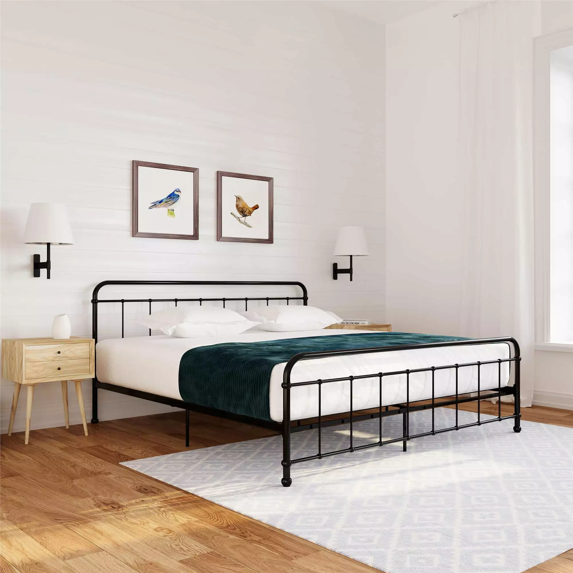 Woven Paths Brooklyn Iron Metal Platform Bed. King. Black