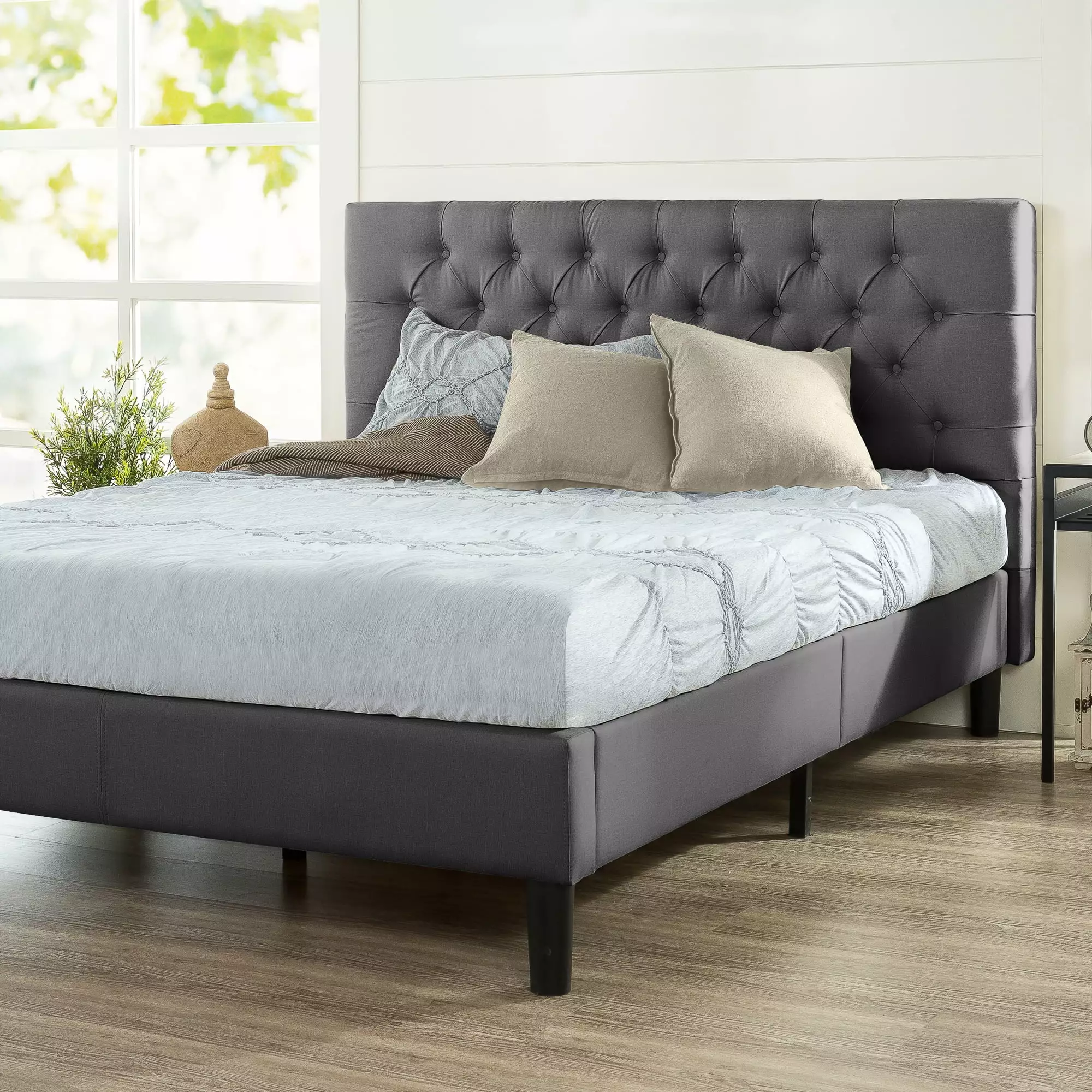 Zinus Misty 43 Upholstered Platform Bed Frame. Queen